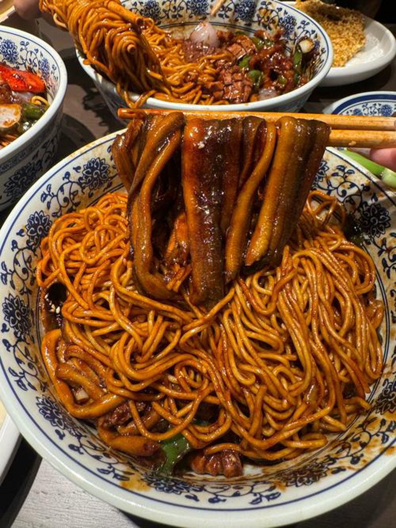 上海本帮小吃：老味道中的新滋味